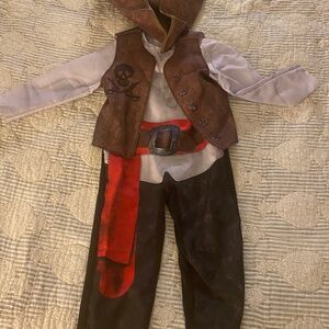 Boys Pirate Costume- size 2t-3T excellent condition
